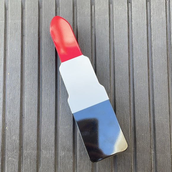 MAC Cosmetic - Red Lipstick Tin - Limited Edition - Picture 6 of 16